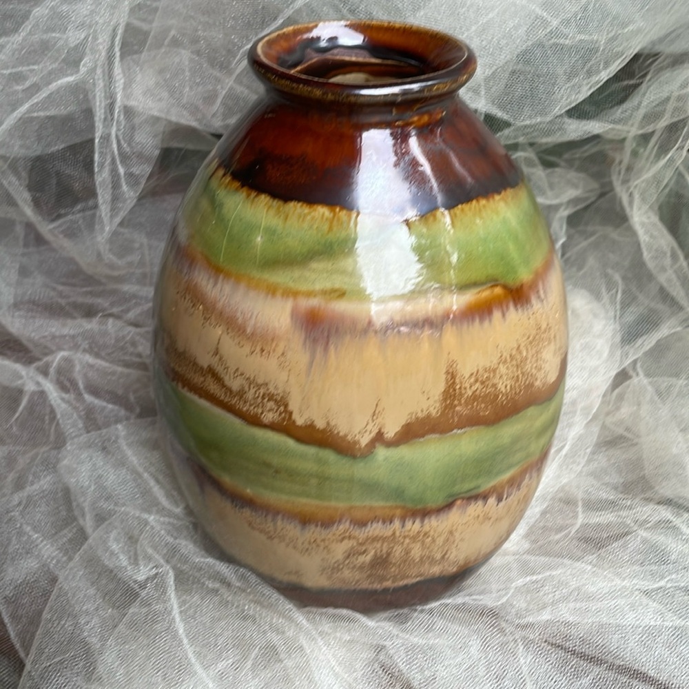 🌹EARTHY VINTAGE VASE signed pottery BoHo 7.75”